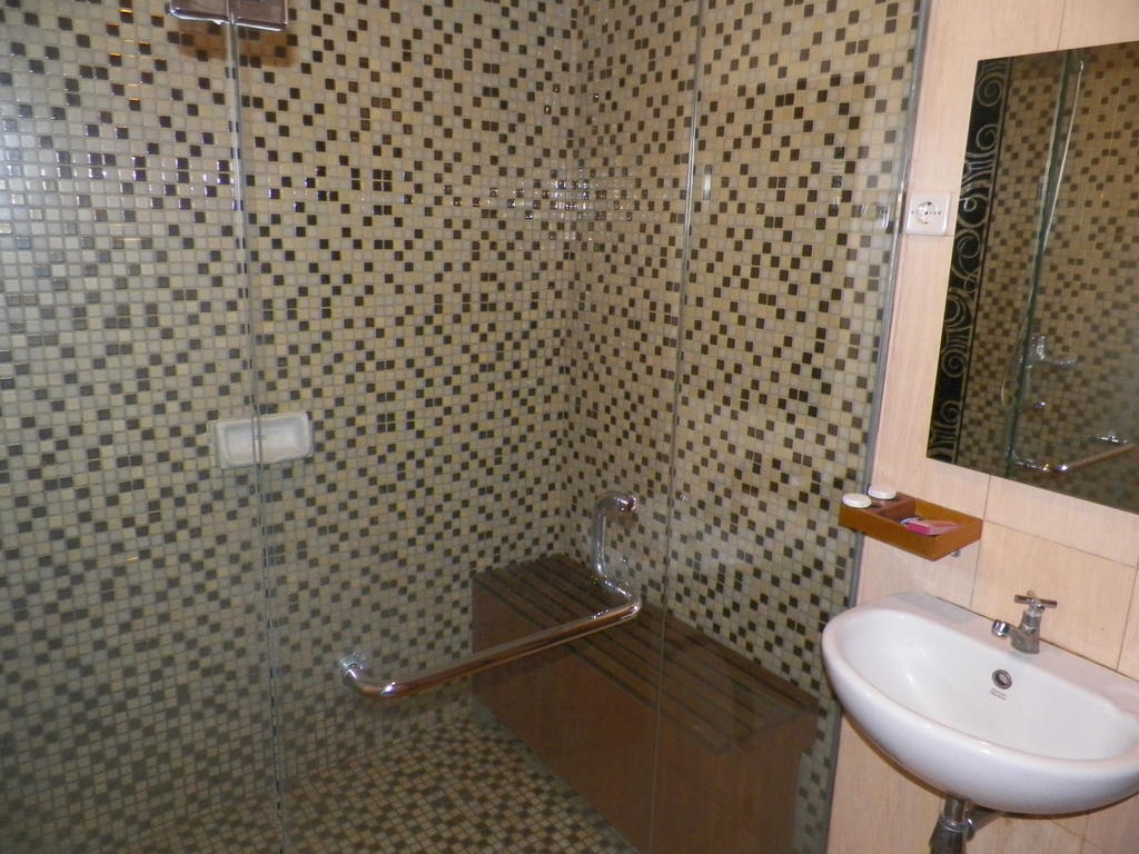 Ariandri Boutique Guesthouse Bandung Habitación foto